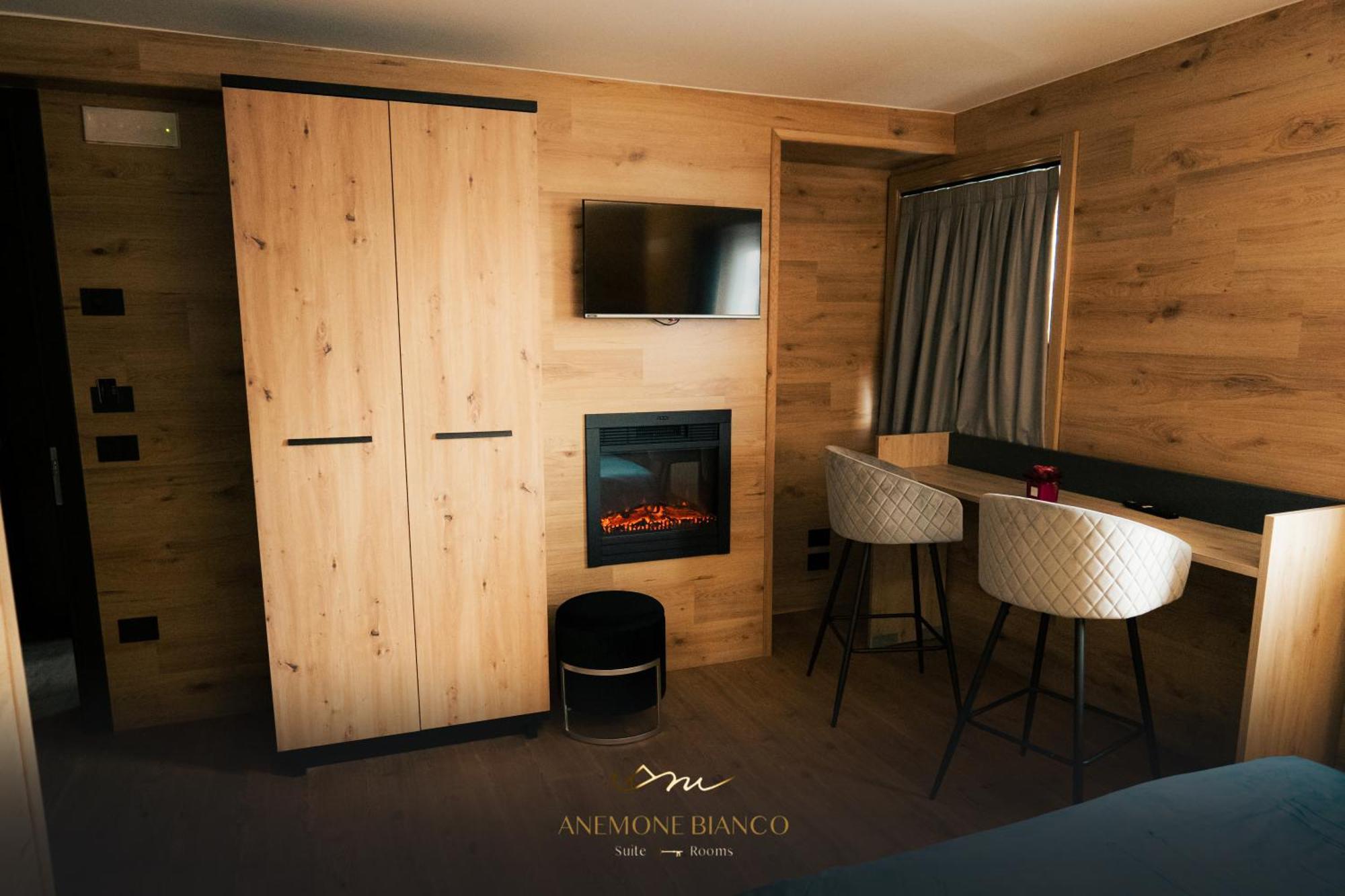 Anemone Bianco Suite Rooms Tonalepass Exterior foto