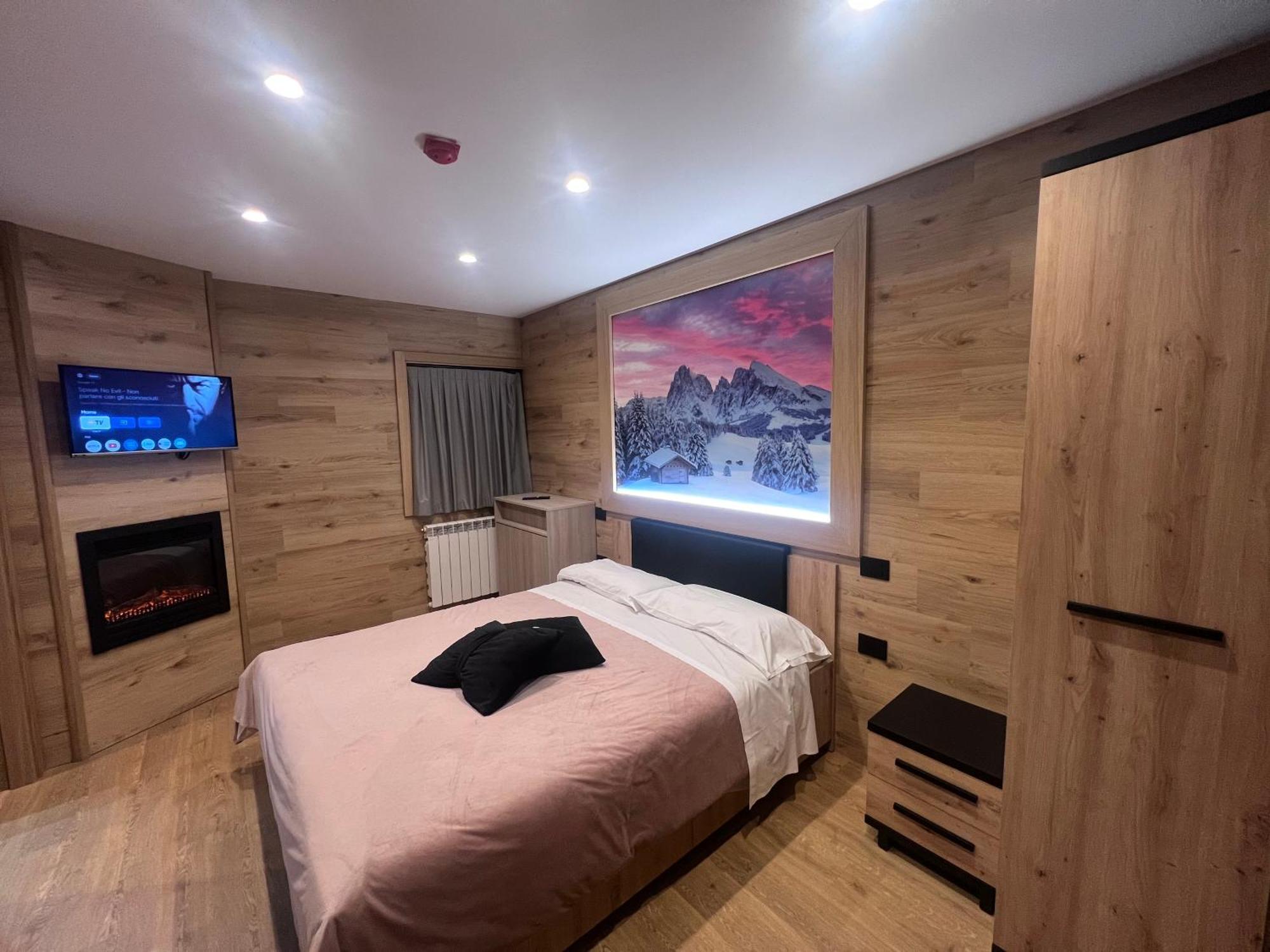 Anemone Bianco Suite Rooms Tonalepass Exterior foto