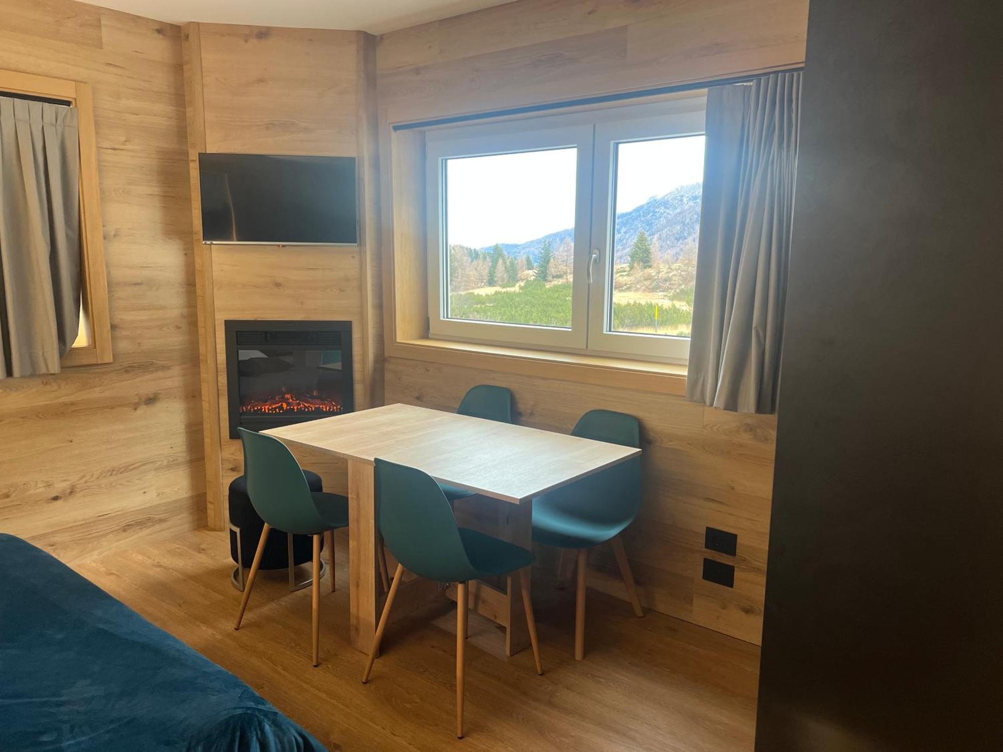 Anemone Bianco Suite Rooms Tonalepass Exterior foto
